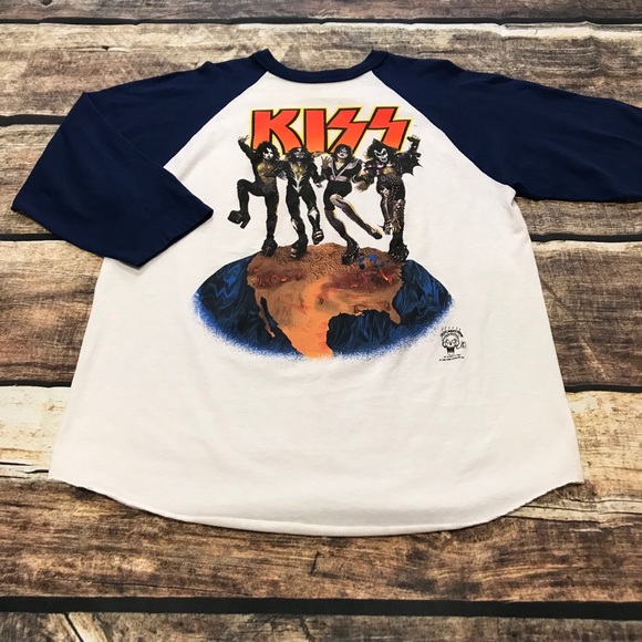 ❌SOLD❌ KISS Vintage Double Sided Stitch Shirt - Picture 4 of 9